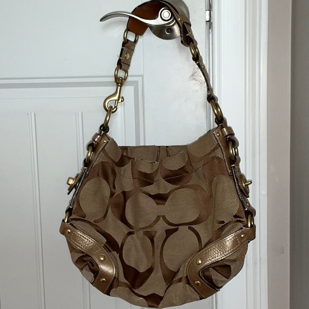 🚨AUTHENTIC VINTAGE COACH MONOGRAMMED PURSE!